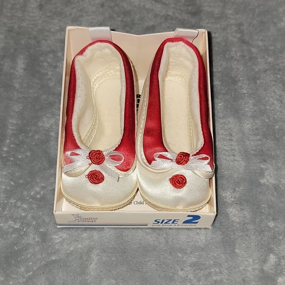 Vintage New Baby Deer White / Red Satin Like Shoes Size 2 (3-6 months)